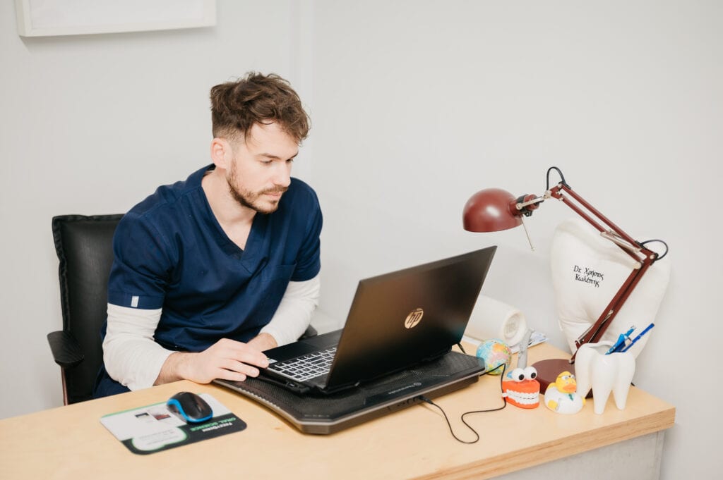 Digital workflow station